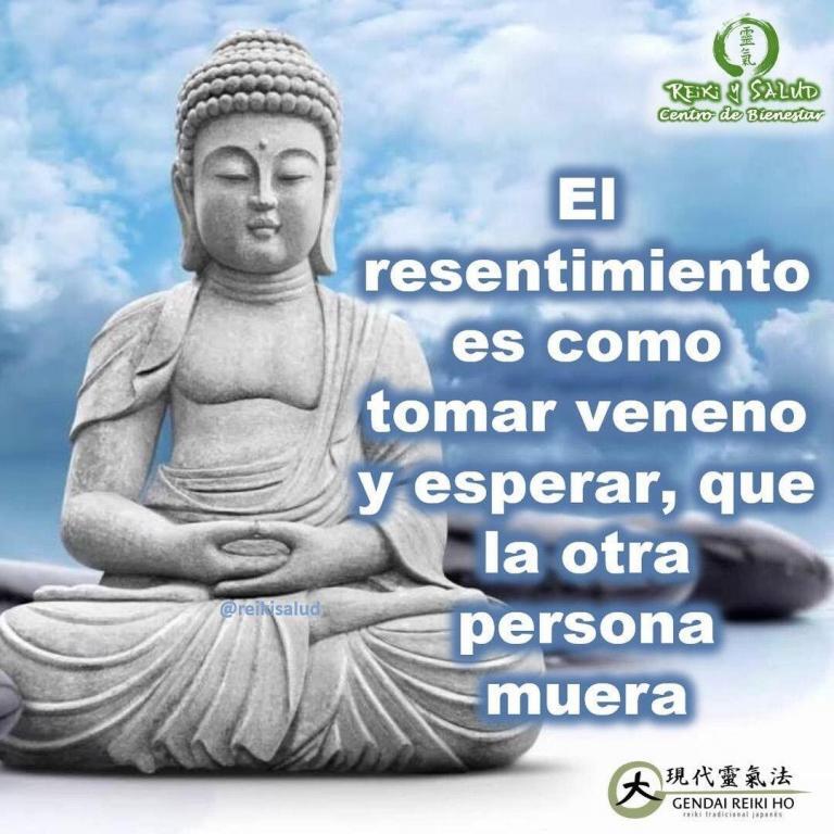💛 El resentimiento es como tomar veneno y esperar, que la otra persona muera.⁣ El…