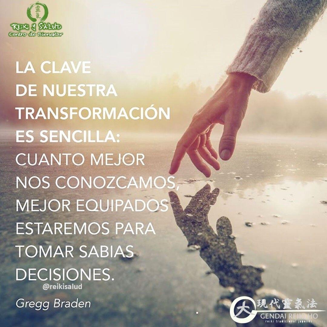 La clave de nuestra transformación es sencilla: Cuando mejor nos conozcamos, mejor equipados estaremos para tomar sabias decisiones, Gregg Braden Es importante, saber que amas hacer, que haces bien, que te apasiona hacer, que te da felicidad, alegría. Cuando estas sintiendo una emoción regeneradora, promueves en tu cuerpo la homeostasis, en otras palabras le dices a tu cuerpo puedes entrar en modo mantenimiento, modo restauración de tu cuerpo. Si sientes rabia, lo mejor es respirar profundamente y poco a poco se disipará. Busca en tu KIT de ENDORFINAS, fotos, música, comidas/bebidas sanas, películas, actividad física, hobbies, deportes, meditaciones, Reiki; que la desplacen a una emoción de alegría, y te acerquen al placer de vivir. Todas las emociones son bienvenidas, sin embargo, si las situaciones que te causan rabia, dolor, tristeza, son muy frecuentes, debes buscar ayuda para identificar las causas y sanarlas, ya que de lo contrario se puede manifestar alguna dolencia en tu cuerpo.️ Tienes que conocerte más, ya que debes a aprender a ir de forma consciente el estado de total coherencia, ya que no solo promueves un estado de bienestar, también promueves la coherencia cerebro-corazón y estas en conexión con la guía intuitiva del corazón y habremos activado todas nuestra capacidades para tomar sabias decisiones. Feliz viaje de auto descubrimiento y despertar. Con toda la certeza que, si lo CREES, lo CREAS, compartimos desde Casa Reiki y Salud, un abrazo de luz, con la confianza de que Dios está con nosotros y somos uno con la conciencia universal. Casa Reiki y Salud, una caricia para el alma, ampliando el circulo de luz, promoviendo una vida de salud y felicidad.Gracias, gracias, gracias, Námaste.Comparte esta publicación con todos aquellas personas que vinieron a tu mente, cuando la leíste, Gracias, gracias gracias🌍Página WEB: www.gReiki.com#espiritualidad #amor #felicidad #abundancia #meditacion #vida #paz #frases #love #luz #gratitud #crecimientopersonal #consciencia #alma #bienestar #inspiracion #despertar #louisehay #despertarespiritual #reikimaracaibo #reikizulia #reikivenezuela