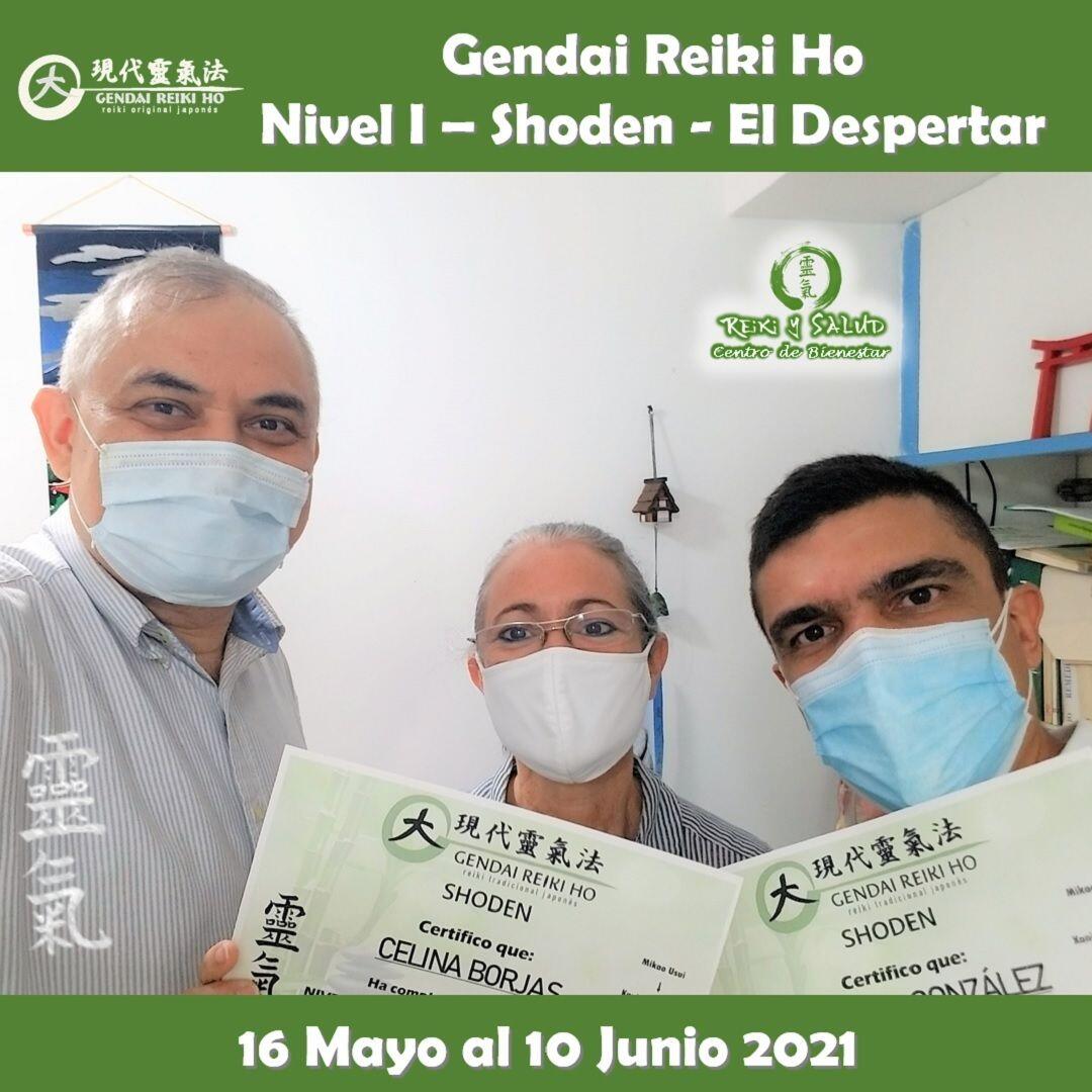 Agradecido y feliz, por el encuentro, experiencia, entrega, energía y sanación compartida en familia, durante el curso de Gendai Reiki Ho Nivel I (Shoden – El Despertar), dictado en el Casa Reiki y Salud, bajo la modalidad semipresencial, iniciado el 16 de Mayo que para Celina y Ricardo termino el 10 de Junio. Fue un nuevo y especial encuentro de almas, que decidimos iniciar este nuevo viaje de despertar, lleno de energía y alegría; confiando en la luz de Reiki. Comparto las fotos del encuentro de iniciación y consultoría/practica presencial realizado en Casa Reiki y Salud.️Gracias, gracias, gracias a todos ustedes por el compartir, entrega, alegría y experiencia. Cinco semanas de crecimiento y autodescubrimiento para todos. Un abrazo de luz y gassho.Reiki Ho es una terapia holística natural cuyo objetivo es el restablecimiento del equilibrio y la armonía en nuestro ser, promoviendo la sanación física, mental y emocional.Casa Reiki y Salud, comparte las técnicas de la Gendai Reiki Healing Association de Japón, con el respaldo internacional de la Gendai Reiki Network. Cursos dictados por Dino Pierini (@DinoPierini), Shihan de la escuela Gendai Reiki Ho desde el año 2008 y miembro de la Gendai Reiki Healing Association en Japón.️ Casa Reiki y Salud, una caricia para el alma, ampliando el circulo de luz, promoviendo una vida de salud y felicidad.Gracias, Gracias, Gracias, Námaste, @dinopierini#reiki #reikimaracaibo #reikivenezuela #sanación #salud #metamedicina #bioneuroemocion #bioemocional #reikiusui #gendaireiki #gendaireikiho #shoden #okuden #mikaousui #gendaii #cursosmaracaibo #casagendaireiki #dinopierini #armonía #bienestar #paz #amor