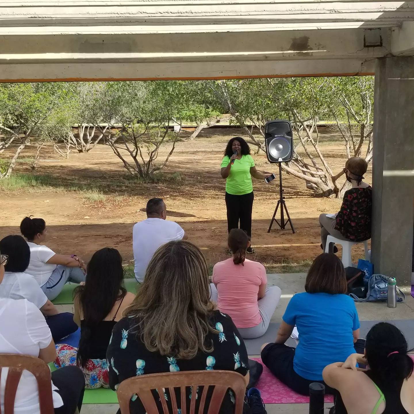 Compañeros de viaje comparto algunas fotos del encuentro de practicantes de Reiki en la Vereda del Lago en Maracaibo, celebrando el día internacional de Reiki.Felicitaciones a todos los practicantes del mundoGracias gracias gracias