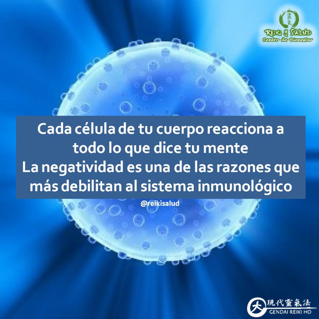 Cada célula de tu cuerpo reacciona a todo lo que dice tu mente. La negatividad es una de las razones que más debilitan al sistema inmunológico. La declaración anterior es muy poderosa. Pudieras pensar que son palabras de moda, sin embargo, les afirmo con toda confianza, que son una realidad, soportada por la CIENCIA. La respuesta inmunológica, depende de muchos actores, algunos actúan bajo respuesta inmunológica general y otros bajo respuesta dirigida. Algunos de los actores son los Linfocitos T y B, Macrófagos, Monocitos, Neutrófilos, Células dendríticas y muchos otros, donde su efectividad depende del ambiente emocional donde se desempeñan.🌐 La ciencia, ya ha demostrado que un ambiente neurológico, hormonal y endocrino, vivido bajo emociones regeneradoras como la alegría, felicidad, amor, plenitud, entre otras; permiten que los actores de la respuesta inmune se desempeñen a su máximo desempeño.Por otra parte, si vivimos bajo emociones estresantes o emociones que nos drenan nuestra energía vital, es imposible que la respuesta inmune se presente de forma óptima, porque bajo estas emociones, nuestro cuerpo está programado para activar las respuestas de protección, defensa o huida, donde la regeneración y sanación no es la prioridad, porque el cuerpo CREE que esta bajo una AMENAZA real, y sobrevivir es la prioridad. Todas las emociones son buenas y bienvenidas, todas, la afectación biológica, se presenta cuando vivimos bajo emociones que nos drenan nuestra energía vital, porque nuestro cuerpo no puede regenerarse de forma natural. Si aprendemos a alcanzar nuestra armonía y balance, renovando nuestra energía vital de forma consciente, independientemente de lo que sucede a nuestro alrededor, le permitiremos a nuestro cuerpo hacer lo que sabe hacer de forma natural, que es SANAR.🌞 Una reflexión:¿Qué vas a hacer con este conocimiento?¿Te comprometes ayudar a tu respuesta inmunologica?Feliz viaje de autodescubrimiento.Gracias, gracias, gracias, un abrazo de luz, Námaste, @dinopierini🌍Página WEB: www.gReiki.com#reiki #reikiusui #reikivenezuela #reikimaracaibo #reikizulia