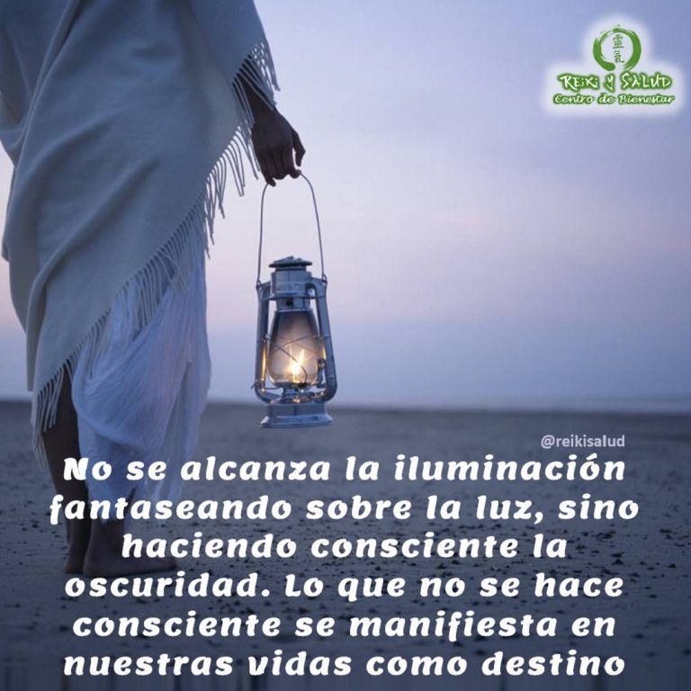 No se alcanza la iluminación fantaseando sobre la luz, sino haciendo consciente la oscuridad. Lo…