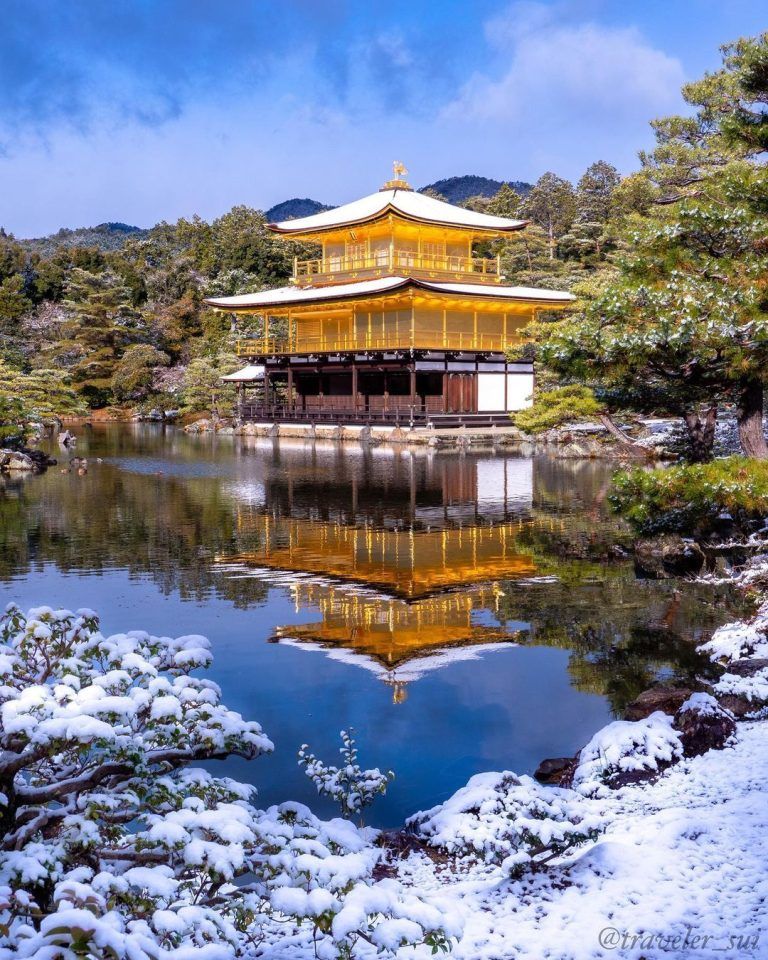 Pabellón Dorado, Templo Kinkakuji, Ukyo-ku, en la ciudad de Kioto, prefectura de Kioto, Japón. El…