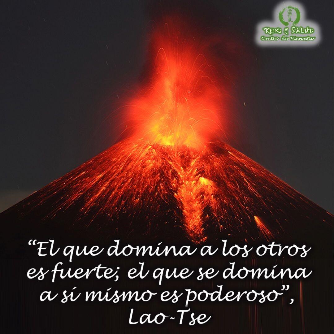 “El que domina a los otros es fuerte; el que se domina a sí mismo es poderoso”En la vida estamos acostumbrados a reaccionar. Cuando alguien nos critica, por ejemplo, nos ponemos a la defensiva y le devolvemos el golpe. Nadie nos ha enseñado a manejar las respuestas de forma ecológica.Responder significa evaluar detenidamente la situación, gestionar nuestras emociones y dar la respuesta más adecuada. Cada vez que reaccionamos, aunque aparentemente sometamos a la otra persona, en realidad estamos cediendo el poder porque permitimos que esa persona o situación nos desestabilice emocionalmente.La decisión de como responder siempre es TUYA, piensa en eso.🌞Feliz viaje de autodescubrimiento. Casa Reiki y Salud, una caricia para el alma, ampliando el circulo de luz, promoviendo una vida de felicidad y bienestar.Gracias, gracias, gracias, Námaste, @dinopierini🌐 Página WEB: www.gReiki.com#despertar #reikimaracaibo #reikizulia #reikivenezuela #reikisalud #totalcoherencia #reikisalud #smile #bienestar #reiki