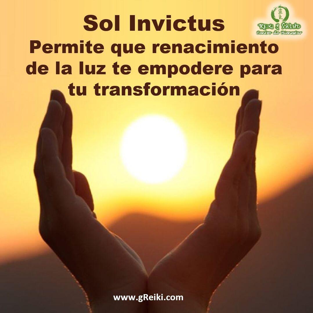 Solsticio de Invierno. Su origen proviene del latín solstitium, que significa sol estático. En esta época el Sol cambia poco o nada su posición en el cielo y da la apariencia de permanecer fijo.Esta fecha, estrechamente vinculada a la evolución humana en la Tierra, marca la llegada de las principales estaciones del año: el invierno en el hemisferio sur y el verano en el hemisferio norte.Con el solsticio de diciembre, se produce la noche más larga del año y el día más corto. Este fenómeno se debe a la posición de la Tierra con respecto al Sol: nuestro planeta está más inclinado, por lo que el astro alcanza una menor altura en el horizonte. Esto provoca que tengamos menos horas de luz solar, y que desciendan las temperaturas.En casi todas las culturas el Sol ha formado parte de los cultos y el solsticio de invierno un símbolo de renacimiento. Desde el inicio de la humanidad, el hombre se ha sincronizado con los eventos solares y lunares, para entender el ciclo de las siembras, cosechas, migraciones y de esta manera poder asegurar perpetuar nuestra existencia.Todos esos patrones, tengan o no en origen un motivo astronómico, tiene un significado importante dentro del sistema de creencias. La orientación respecto a un eje sagrado refuerza el carácter sagrado de la construcción desde el Neolítico, Culturas Mesoamericana, Romanos, Celtas, Nórdicos, entre muchos otros.En la cultura de los romanos, el Sol Invicto (o Sol Invictus) era la celebración del regreso de este astro en el solsticio de invierno. Por ello, se festejaba el renacimiento del no conquistado ya que representaba el triunfo de la luz sobre las tinieblas y de que los días se comenzaban a alargarse. Con la llegada del cristianismo al Imperio Romano se adoptó la celebración de la Navidad como sustituta de la festividad del Sol Invictus.Que la energía del renacimiento de la luz potencie nuestra transformación, para nuestro beneficio, los que no rodean y el Universo.Gracias, Gracias, Gracias, Gassho, @dinopierini#reiki #reikimaracaibo #reikivenezuela #sanación #salud #reikiusui #energia #vibracion #despertar #amor #meditacion #alma #navidad #solsticiodeinvierno #solsticio #luz
