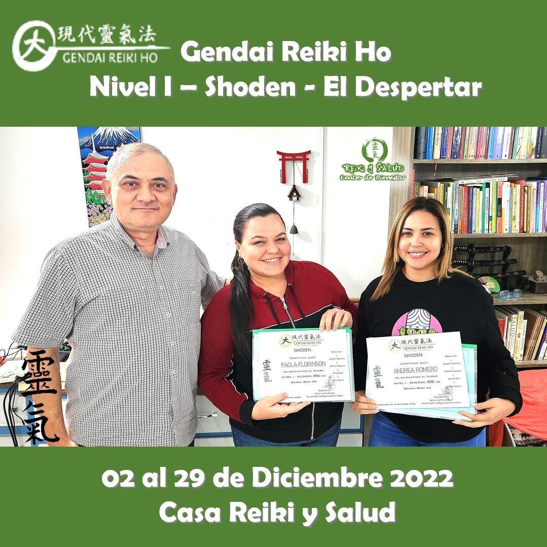 Hoy celebro dos (2) nuevos practicantes de Gendai Reiki Ho. Agradecido y feliz, por el encuentro, experiencia, entrega, energía y sanación compartida en familia, durante el curso de Gendai Reiki Ho Nivel I (Shoden – El Despertar), dictado en el Casa Reiki y Salud, iniciado el 02 de Diciembre que para Andrea Romero y Paola Florinson terminó el 29 de Diciembre, acompañados por iniciados en Shinpiden Raquel Rojas y Lorena Sánchez los Shihan Josefina Mora, Jannina Leal y Glareimy Ruiz. Fue un nuevo y especial encuentro de almas, que decidimos iniciar este nuevo viaje de despertar, lleno de energía y alegría; confiando en la luz de Reiki. Comparto las fotos del encuentro de iniciación y consultoría/practica presencial realizado en Casa Reiki y Salud.️Gracias, gracias, gracias a todos ustedes por el compartir, entrega, alegría y experiencia. Cinco semanas de crecimiento y autodescubrimiento para todos. Un abrazo de luz y gassho.Reiki Ho es una terapia holística natural cuyo objetivo es el restablecimiento del equilibrio y la armonía en nuestro ser, promoviendo la sanación física, mental y emocional.Casa Reiki y Salud, comparte las técnicas de la Gendai Reiki Healing Association de Japón, con el respaldo internacional de la Gendai Reiki Network. Cursos dictados por Dino Pierini (@DinoPierini), Shihan de la escuela Gendai Reiki Ho desde el año 2008 y miembro de la Gendai Reiki Healing Association en Japón.️Si entre tus propósitos en el año 2023 esta empoderarte de poder de autosanar, te invitamos a acompañarnos en el próximo viaje de sanación,️ Casa Reiki y Salud, una caricia para el alma, ampliando el circulo de luz, promoviendo una vida de salud y felicidad.Gracias, Gracias, Gracias, Námaste, @dinopierini#reiki #reikimaracaibo #reikivenezuela #sanación #salud #metamedicina #bioneuroemocion #bioemocional #reikiusui #gendaireiki #gendaireikiho #shoden #okuden #mikaousui #gendaii #cursosmaracaibo #casagendaireiki #dinopierini #armonía