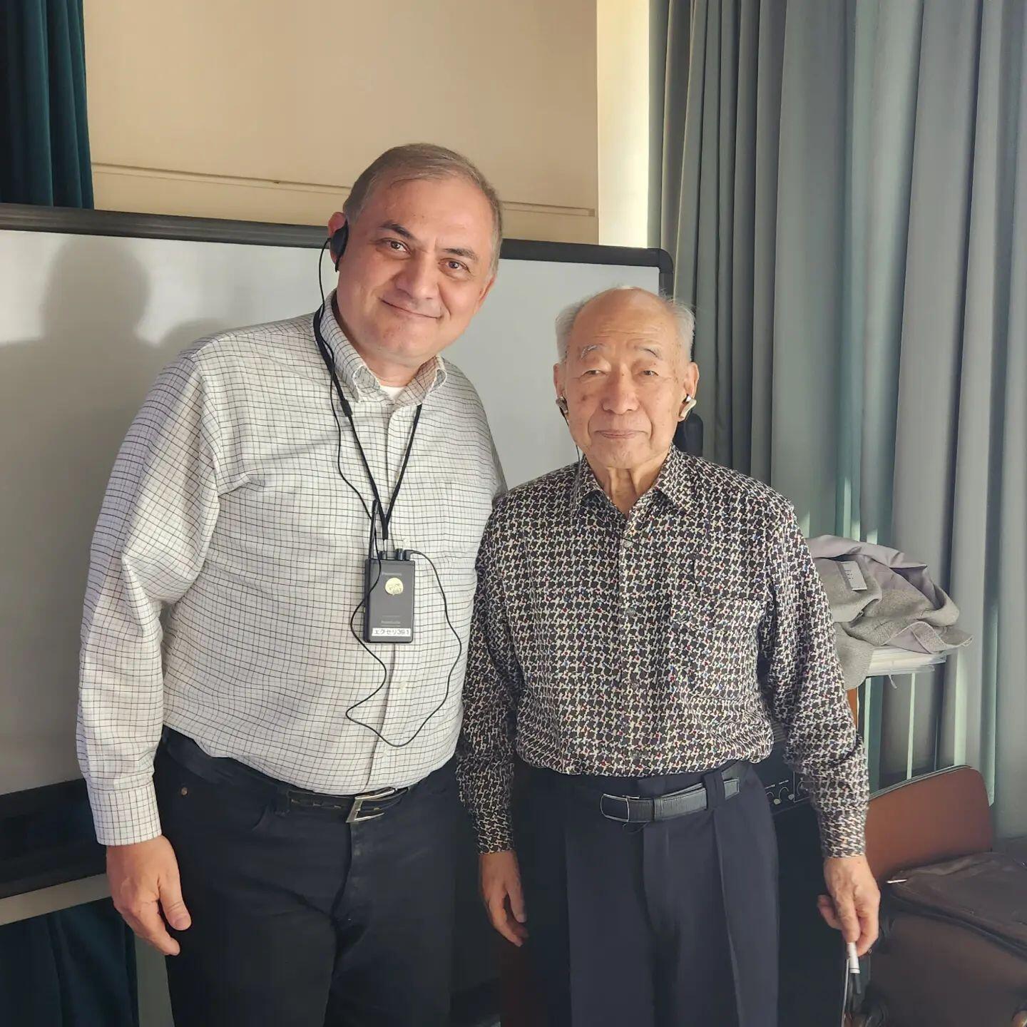 Hoy comparto con ustedes, con mucha alegría y emoción, la hermosa experiencia este 2023 de volver ser alumno del sensei Doi Hiroshi (土居 裕), durante el encuentro de maestría de Gendai Reiki Ho “Gokui Kaiden” en la Gendai Reiki Healing Association en la ciudad de Ashiya en Japón.Honrado de haber participado junto con 99 maestros de 27 países, siendo por supuesto Venezuela uno de ellos.Agradezco con todo mi corazón a Dios, la conciencia Universal, a mamá y papá por darme la vida, y a todas las personas que me apoyaron a realizar este sueño, en especial mi esposa Magda Mora, mis hijos y familia, a la familia Casa Reiki y Salud por acompañarme en cada a paso de este hermoso viaje, a Ryoko Julia de la Gendai Reiki Network, a la Gendai Reiki Healing Association al recibirnos y por su hospitalidad; Rika Saruhashi por su amor durante las traducciones; a nuestro sensei Doi Hiroshi por compartir con nosotros su sabiduría y enseñanzas, y mostrarnos el hermoso camino del practicante de Reiki Ho; y por supuesto Mikao Usui fundador del sistema, celebrando del nuevo siglo del Usui Reiki Ryoho.Si estas interesado en como mejorar tu salud y bienestar y potenciar tu poder autosanar, el 22 de Abril iniciamos otro viaje de sanación. Mucho que compartir con la gran familia de Reiki en Venezuela, comprometido con todos aquellos que quieran promover el camino de armonía, paz, plenitud y bienestar.Gracias, Gracias, Gracias, Gassho, Dino Pierini#reiki #reikivenezuela #reikimaracaibo #reikisalud #dinopierini #kioto #doihiroshi #hiroshidoi #mikaousui #japon #gokukaiden #Ashiya #gendaireikihealing