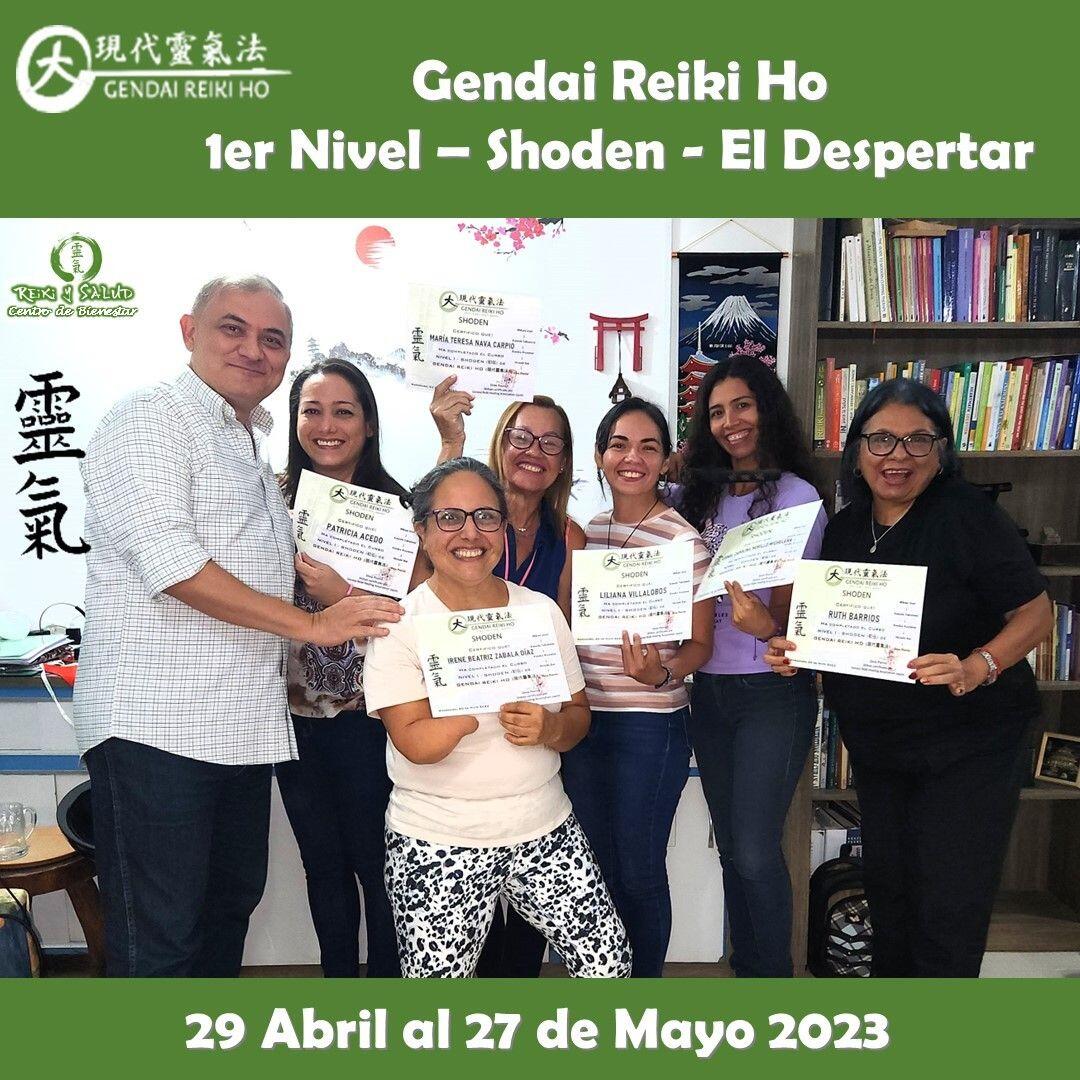 Hoy celebro seis (6) nuevos practicantes de Gendai Reiki Ho. Agradecido y feliz, por el encuentro, experiencia, entrega, energía y sanación compartida en familia, durante el curso de Gendai Reiki Ho Nivel I (Shoden – El Despertar), dictado en el Casa Reiki y Salud, iniciado el 29 de Abril que para Liliana Villalobos, Irene Zabala, María Teresa Nava, Liskel Morillo, Ruth Barrios y Patricia Acedo terminó el 27 de Mayo, acompañados por Freddy Morán, Isabel Fernandéz, Eddy Melendez, Mariela Pérez, Laudelina Oliveros y mi esposa Magda Mora, quienes reviven la experiencia del Reiju Kai. Fue un nuevo y especial encuentro de almas, que decidimos iniciar este nuevo viaje de despertar, lleno de energía y alegría; confiando en la luz de Reiki. Comparto las fotos del encuentro de iniciación y consultoría/practica presencial realizado en Casa Reiki y Salud.️Gracias, gracias, gracias a todos ustedes por el compartir, entrega, alegría y experiencia. Cinco semanas de crecimiento y autodescubrimiento para todos. Un abrazo de luz y gassho.Reiki Ho es una terapia holística natural cuyo objetivo es el restablecimiento del equilibrio y la armonía en nuestro ser, promoviendo la sanación física, mental y emocional.Casa Reiki y Salud, comparte las técnicas de la Gendai Reiki Healing Association de Japón, con el respaldo internacional de la Gendai Reiki Network. Cursos dictados por Dino Pierini (@DinoPierini), Shihan de la escuela Gendai Reiki Ho desde el año 2008 y miembro de la Gendai Reiki Healing Association en Japón.️Si entre tus propósitos en el año 2023 esta empoderarte de poder de autosanar, te invitamos a acompañarnos en el próximo viaje de sanación,️ Casa Reiki y Salud, una caricia para el alma, ampliando el circulo de luz, promoviendo una vida de salud y felicidad.Gracias, Gracias, Gracias, Námaste, @dinopierini#reiki #reikimaracaibo #reikivenezuela #sanación #salud #metamedicina #bioneuroemocion #bioemocional #reikiusui #gendaireiki #gendaireikiho #shoden #okuden #mikaousui #gendaii #cursosmaracaibo #casagendaireiki #dinopierini #armonía #bienestar #paz #amor